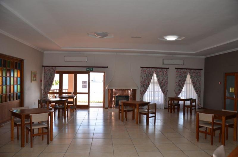 2 Bedroom Property for Sale in Oudtshoorn Western Cape